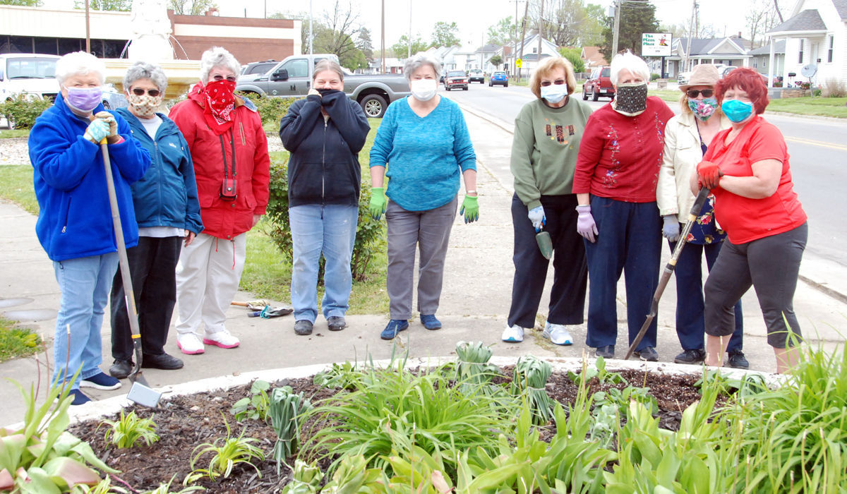 Garden Club brightens the city
